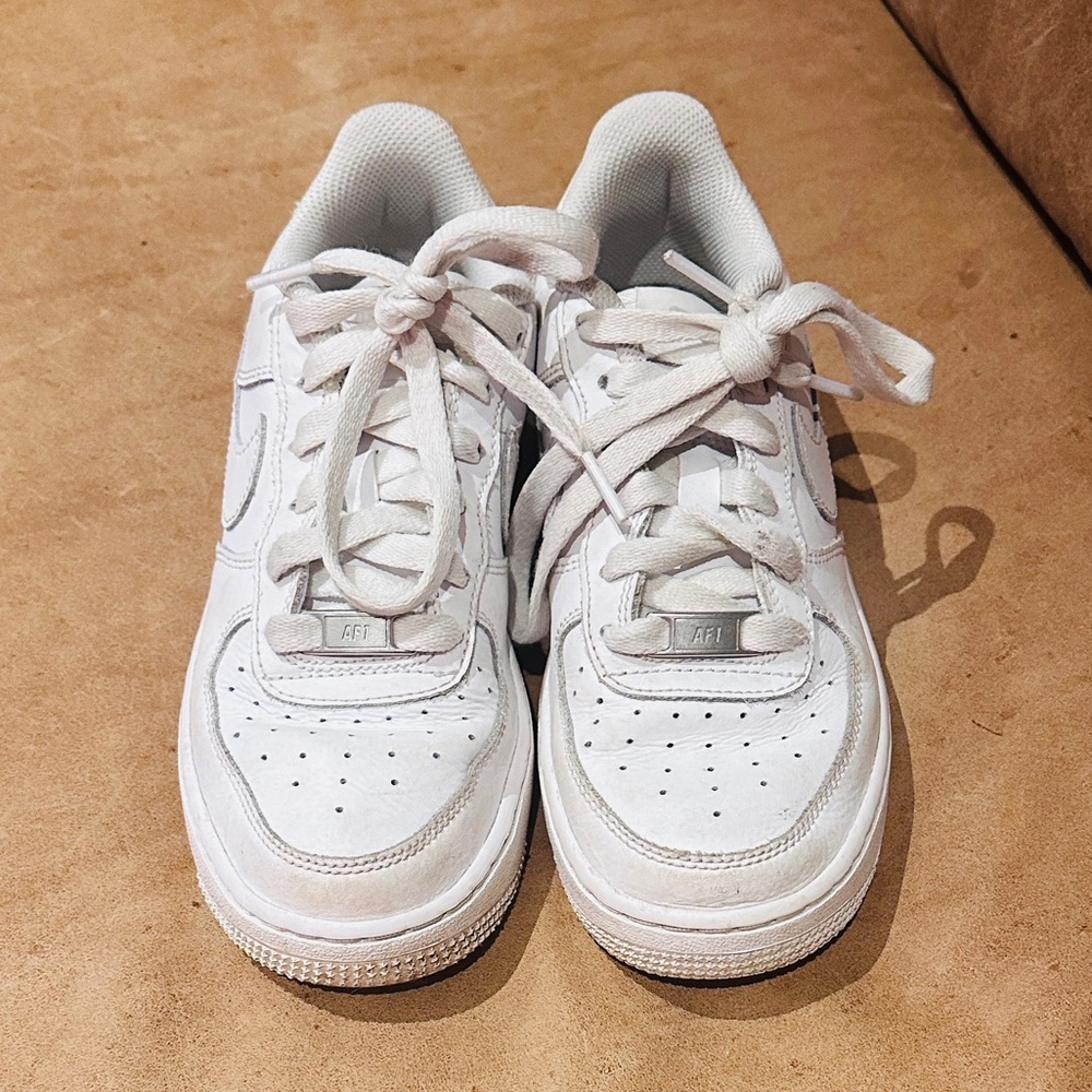 Nike 4Y Air Force 1 Low-Top Sneakers  Big Kids